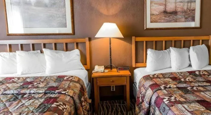 Bed in Quality Inn Pagosa Springs