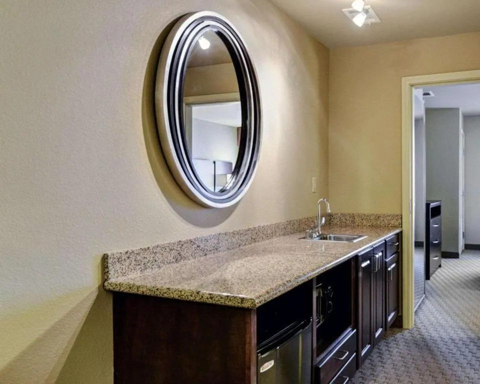 Comfort Suites near Hot Springs Park