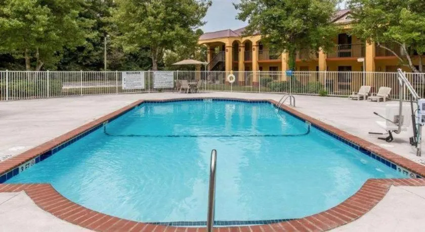 Econo Lodge Dalton West