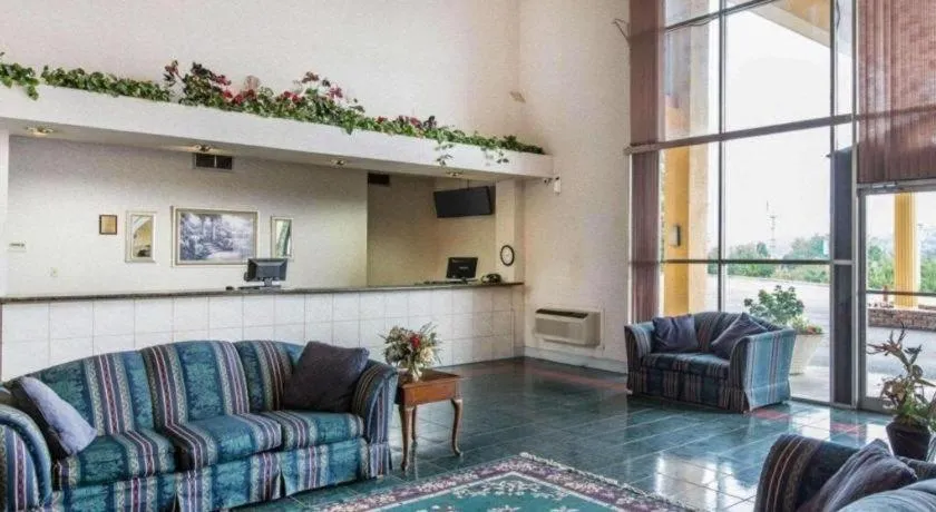 Econo Lodge Dalton West