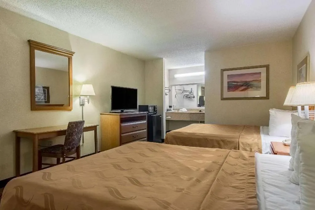 Bed in Quality Inn Oakwood - Gainesville