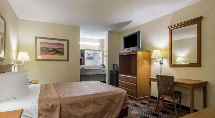 Bed in Quality Inn Oakwood - Gainesville