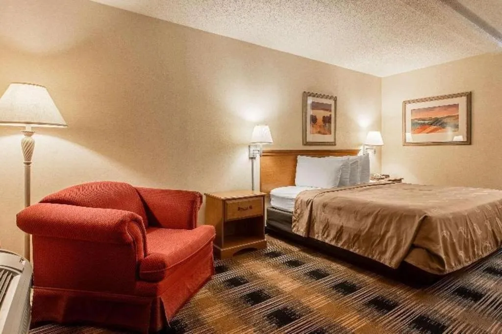Bed in Quality Inn Oakwood - Gainesville