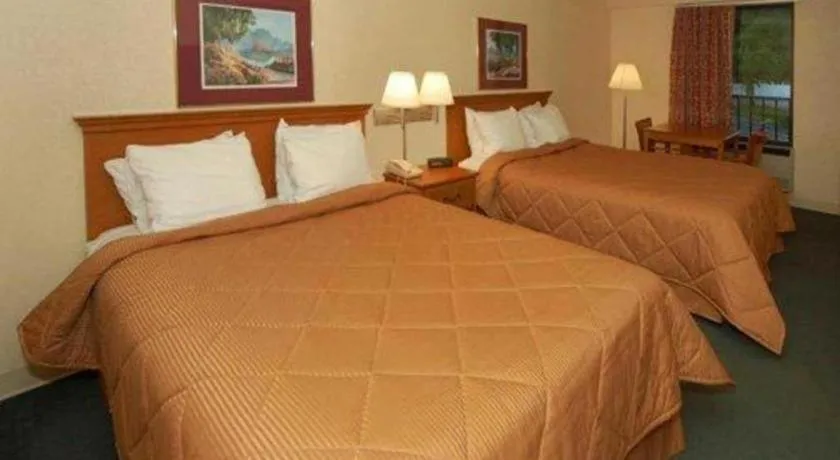 Bed in Quality Inn Oakwood - Gainesville