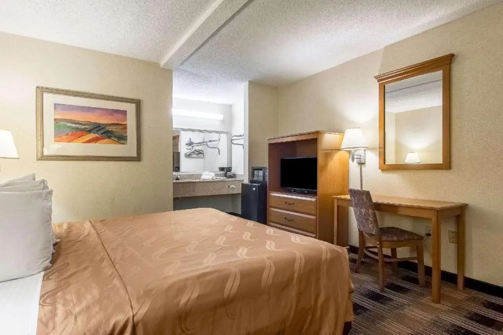 Bed in Quality Inn Oakwood - Gainesville
