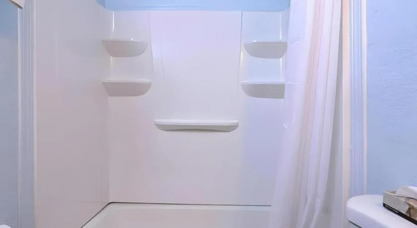 Econo Lodge Rochester I-90 & I-390