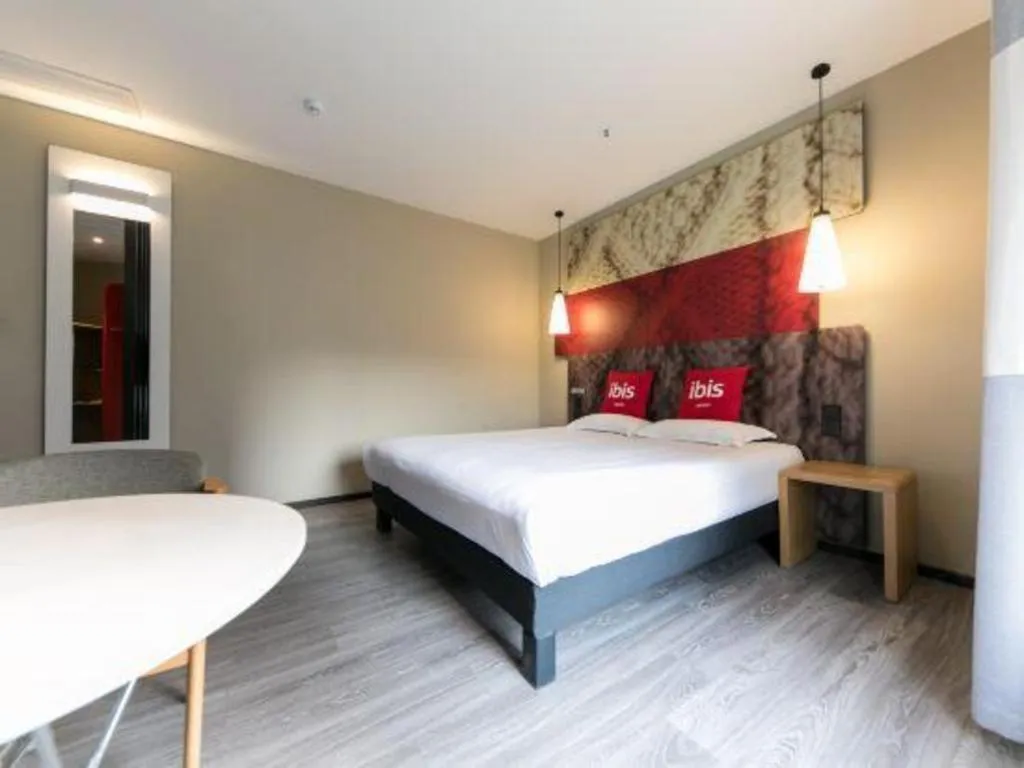 Bed in Ibis Nantong Qingnian