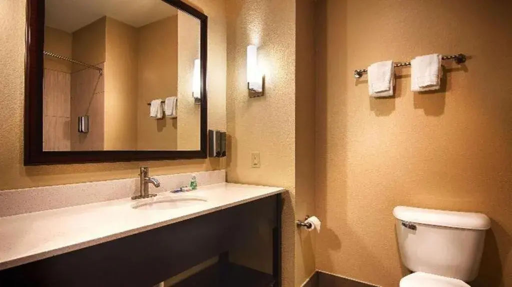 Best Western Lindsay Inn and Suites Best Western Lindsay Inn and Suites