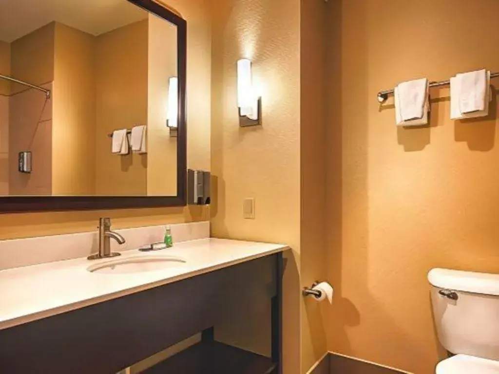 Best Western Lindsay Inn and Suites Best Western Lindsay Inn and Suites