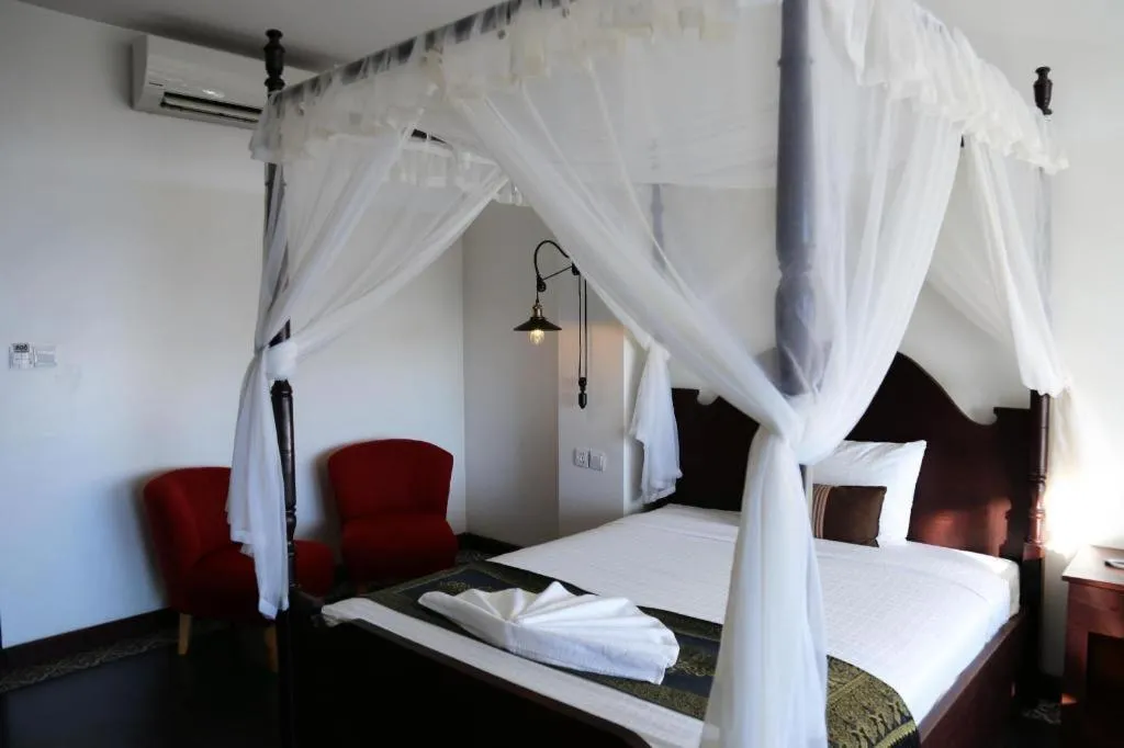 Bed in Yeak Loam Hotel