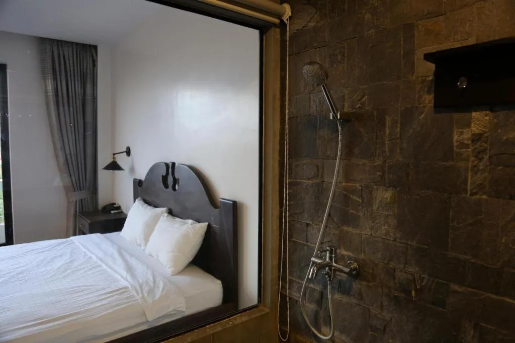 Bed in Yeak Loam Hotel