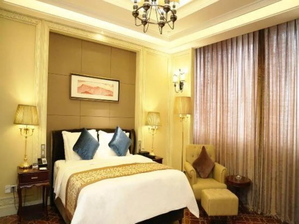 Bed in Jiuhua Jin Jiang International Hotel