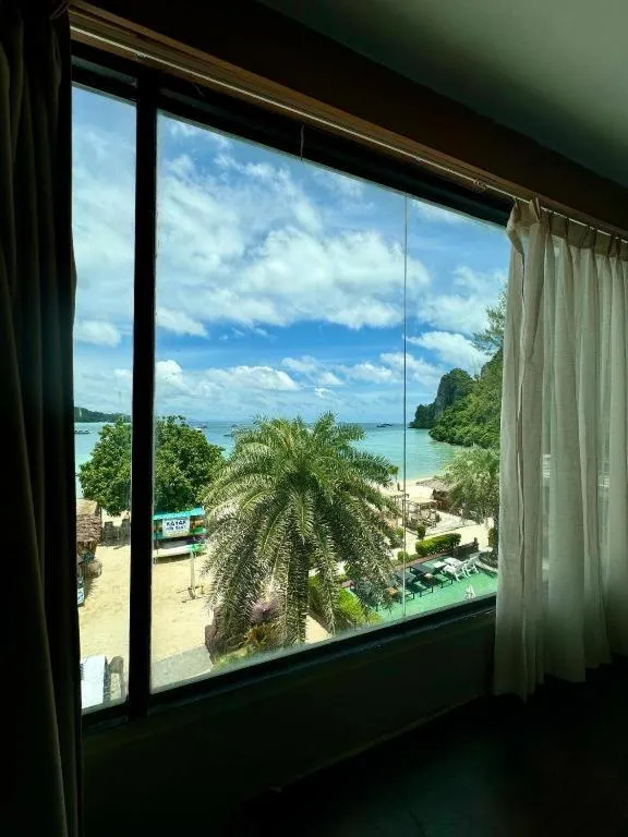 Phi Phi Nice Beach Hotel Hip