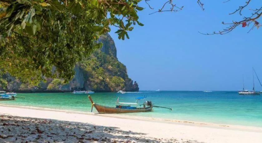 Phi Phi Nice Beach Hotel Hip