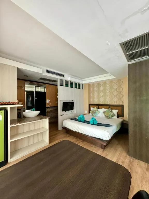 Bed in Phi Phi Nice Beach Hotel Hip