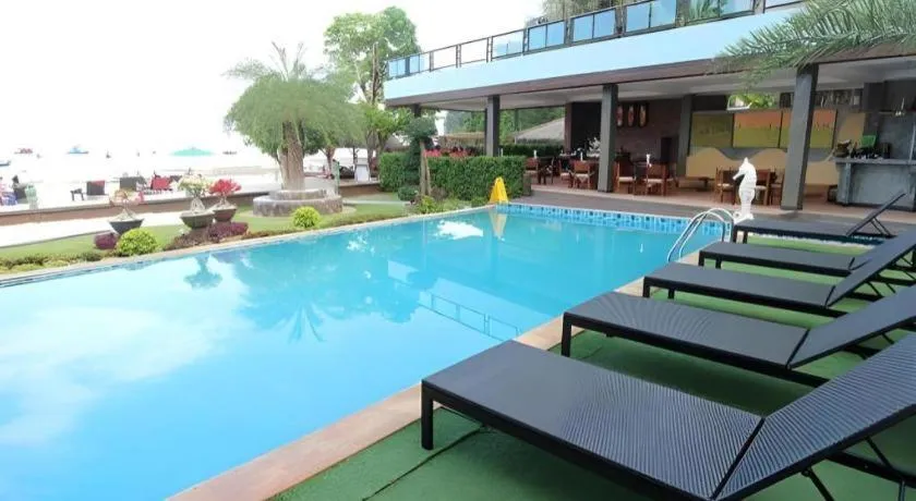 Phi Phi Nice Beach Hotel Hip