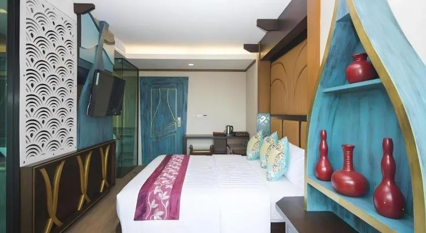 Phi Phi Nice Beach Hotel Hip