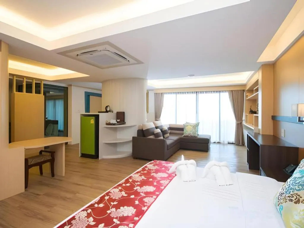 Bed in Phi Phi Nice Beach Hotel Hip