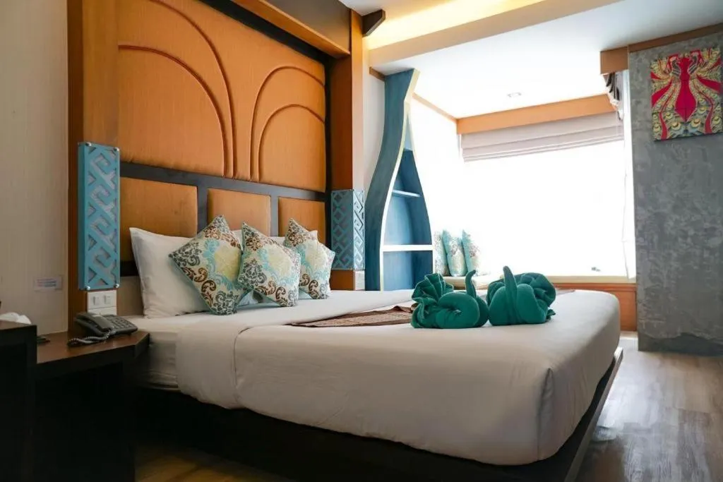 Bed in Phi Phi Nice Beach Hotel Hip