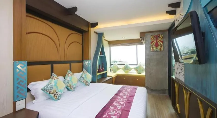 Bed in Phi Phi Nice Beach Hotel Hip