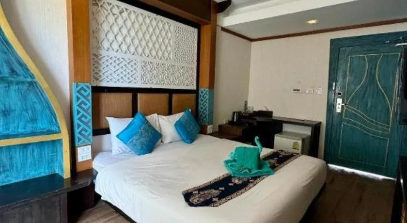 Bed in Phi Phi Nice Beach Hotel Hip