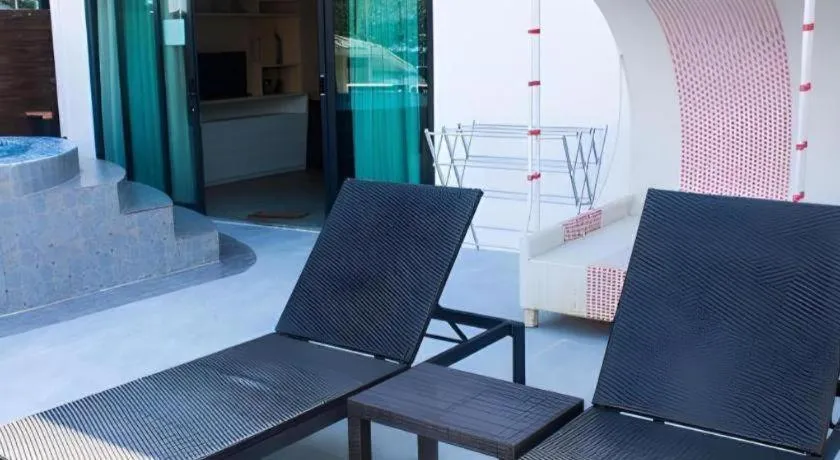 Phi Phi Nice Beach Hotel Hip