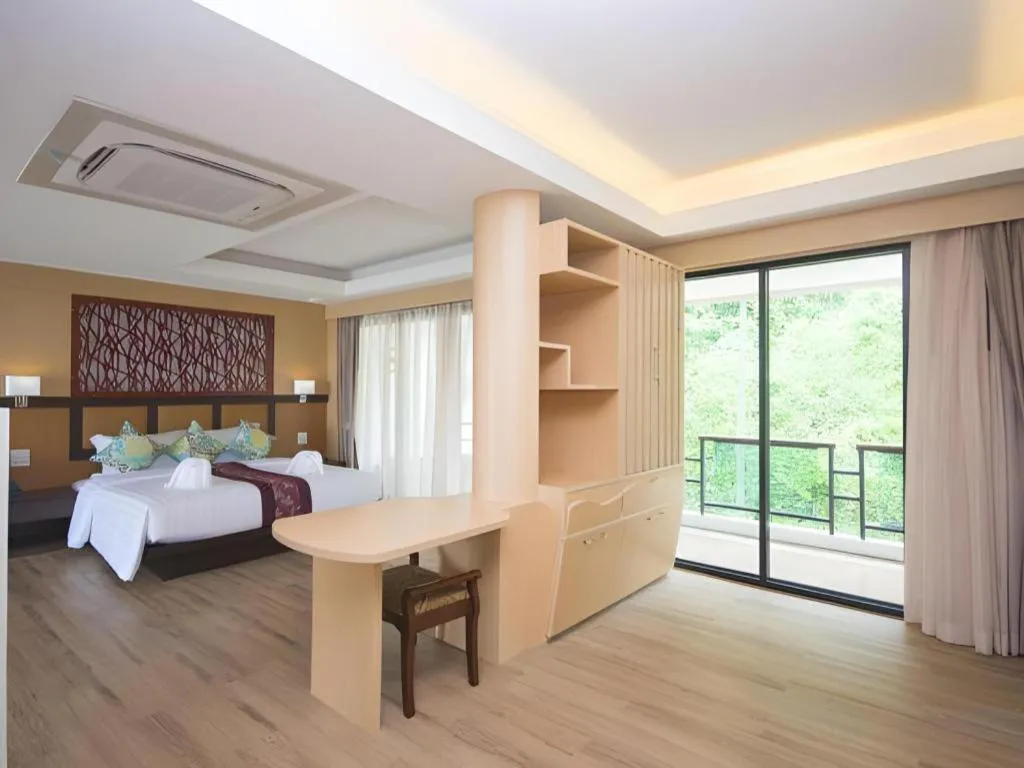 Bed in Phi Phi Nice Beach Hotel Hip