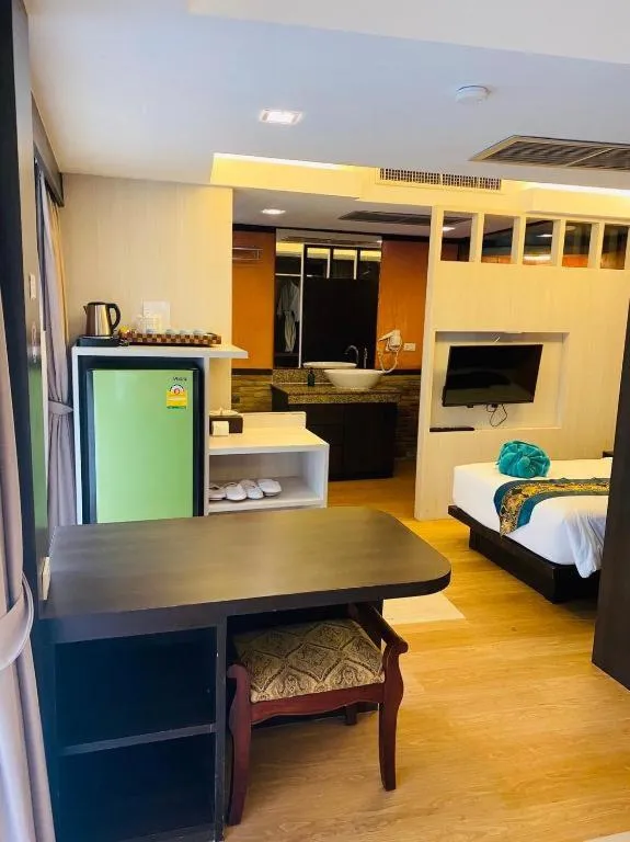 Bed in Phi Phi Nice Beach Hotel Hip