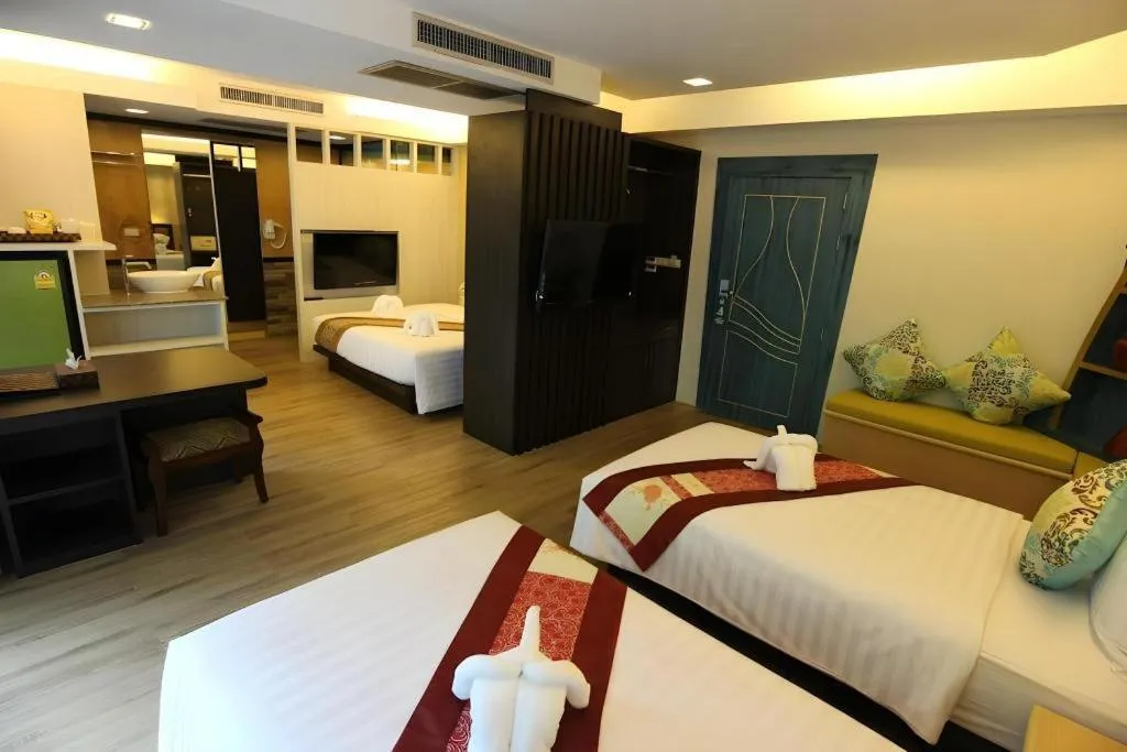 Bed in Phi Phi Nice Beach Hotel Hip