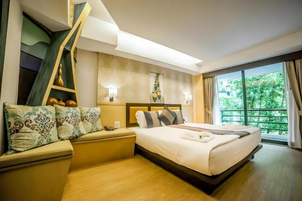 Bed in Phi Phi Nice Beach Hotel Hip