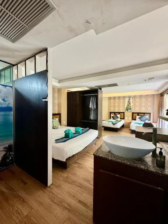 Bed in Phi Phi Nice Beach Hotel Hip