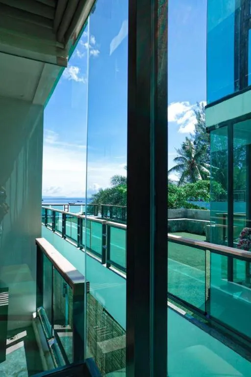 Phi Phi Nice Beach Hotel Hip