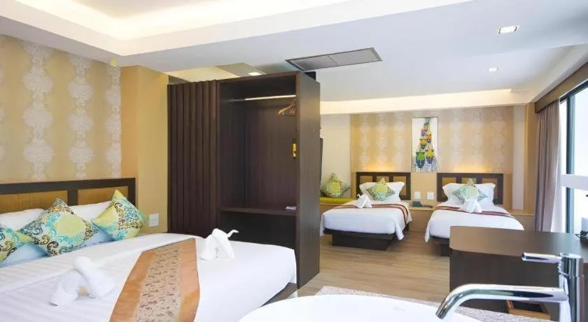 Bed in Phi Phi Nice Beach Hotel Hip