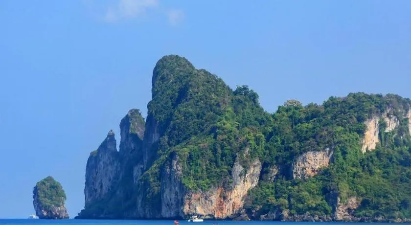 Phi Phi Nice Beach Hotel Hip