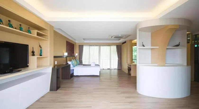 Phi Phi Nice Beach Hotel Hip