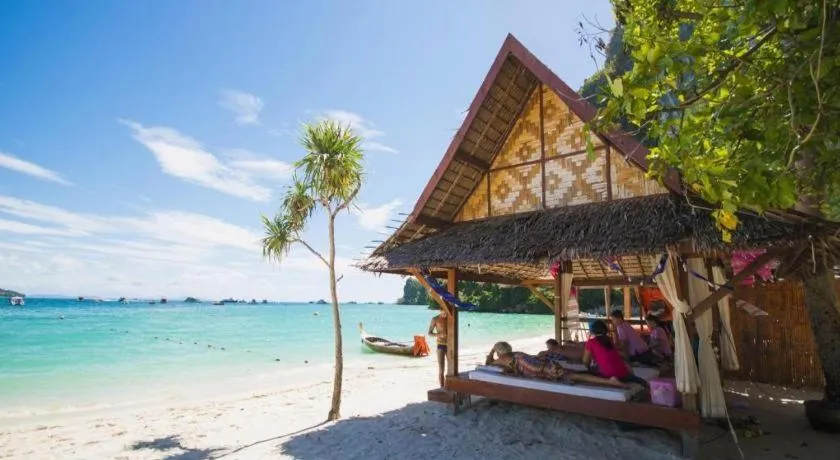 Phi Phi Nice Beach Hotel Hip