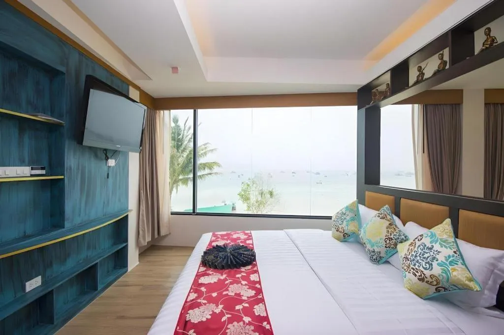 Bed in Phi Phi Nice Beach Hotel Hip