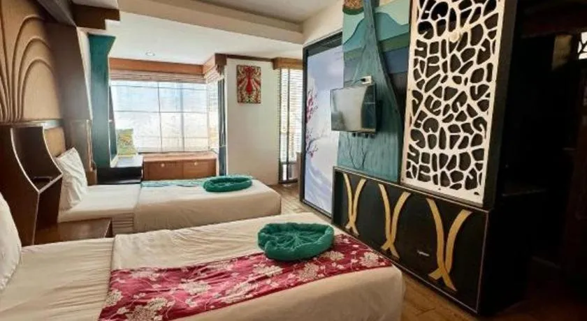 Bed in Phi Phi Nice Beach Hotel Hip