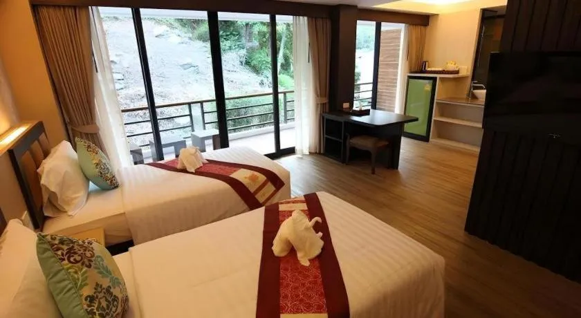 Bed in Phi Phi Nice Beach Hotel Hip