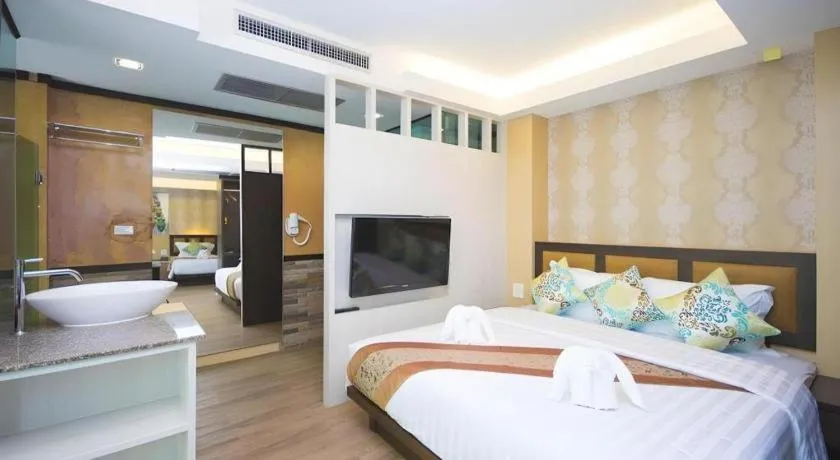 Bed in Phi Phi Nice Beach Hotel Hip