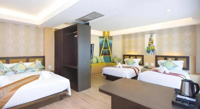 Bed in Phi Phi Nice Beach Hotel Hip