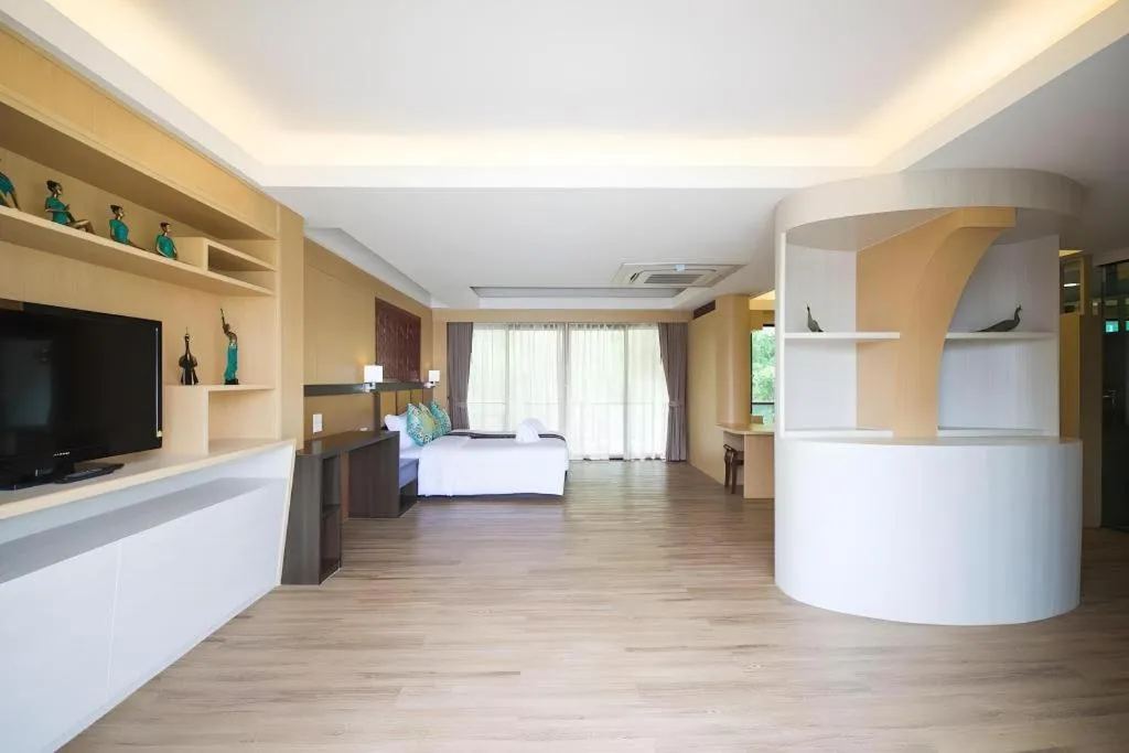 Phi Phi Nice Beach Hotel Hip