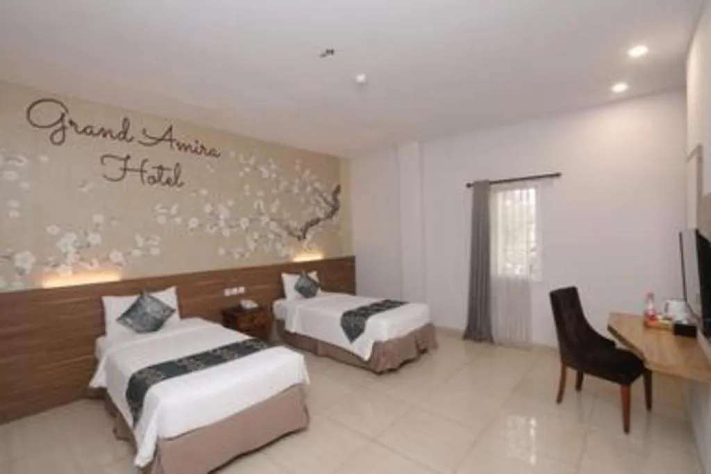 Bed in Grand Amira Hotel Solo, Azana Hotels Collection