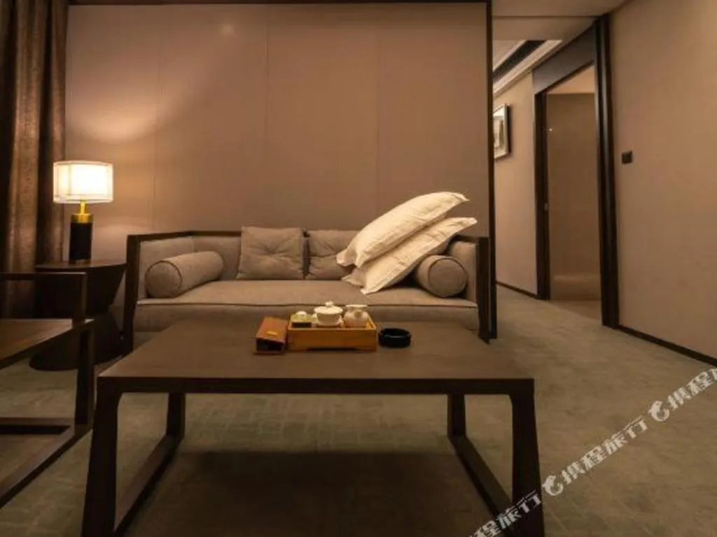 Bed in Zhuhai Starlight Hotel