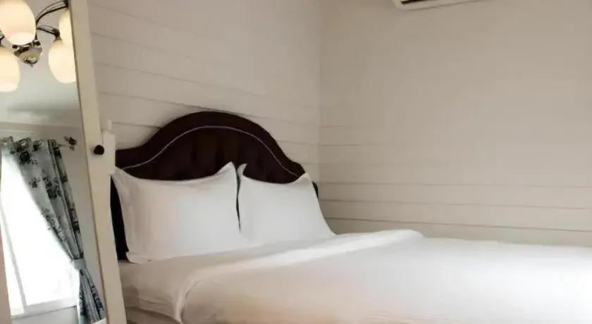 Bed in Ban Thungdang Housetel Bangkok Bed in Ban Thungdang Housetel Bangkok