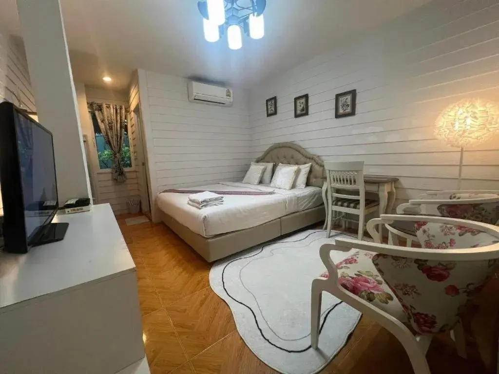 Bed in Ban Thungdang Housetel Bangkok Bed in Ban Thungdang Housetel Bangkok