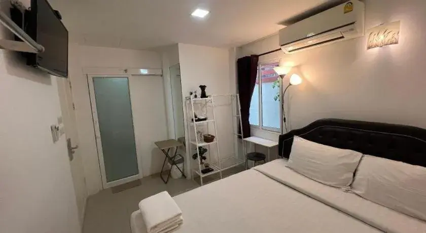 Bed in Ban Thungdang Housetel Bangkok Bed in Ban Thungdang Housetel Bangkok