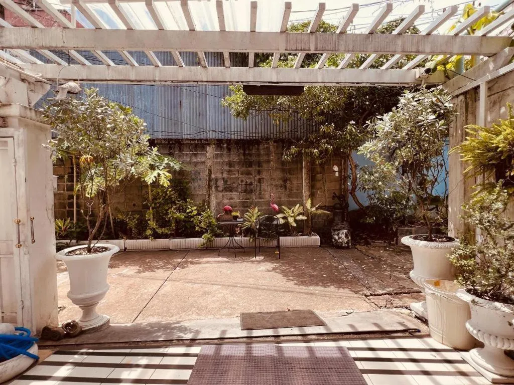 Ban Thungdang Housetel Bangkok