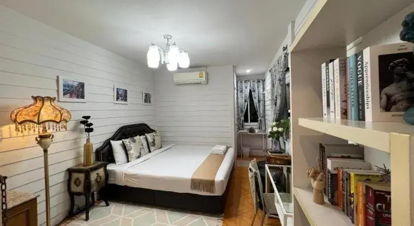 Bed in Ban Thungdang Housetel Bangkok Bed in Ban Thungdang Housetel Bangkok