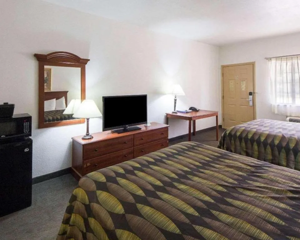 Bed in Quality Inn & Suites Rio Grande City